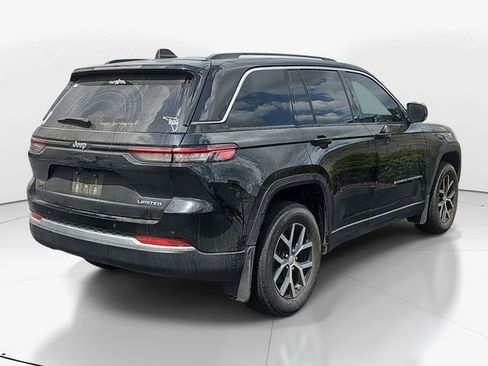 Used 2023 Jeep Grand Cherokee Limited w/ Trailer Tow Prep Group (B) image 3