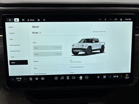 Used 2023 Rivian R1T Adventure image 27