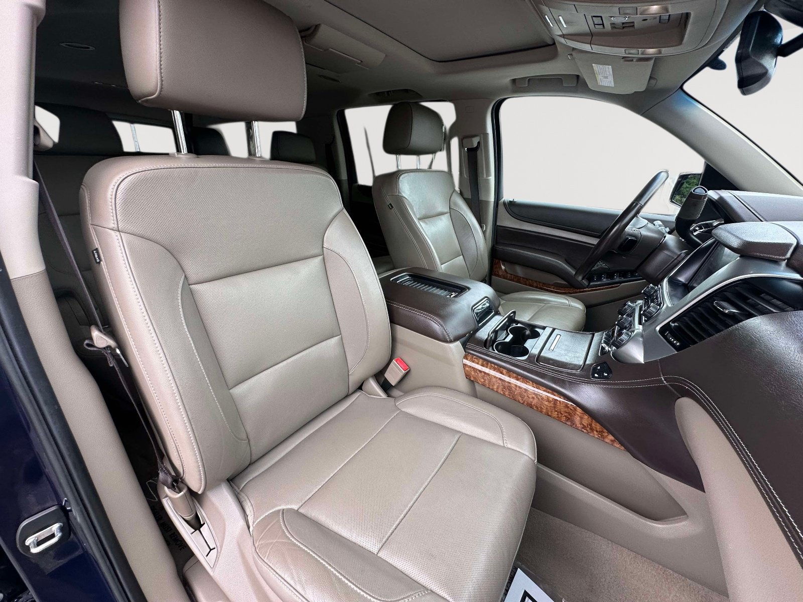 Used 2019 Chevrolet Suburban Premier AWD/4WD image 27