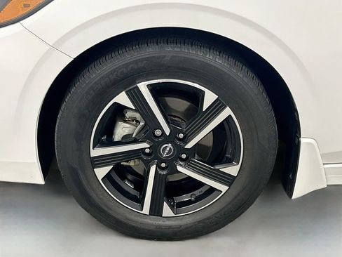 Used 2024 Nissan Sentra SV FWD image 26