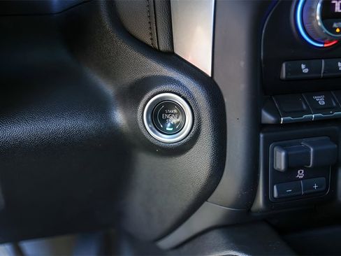 Used 2022 Chevrolet Silverado 2500 LT w/ Convenience Package image 18