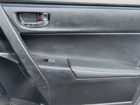 Used 2017 Toyota Corolla SE FWD image 30