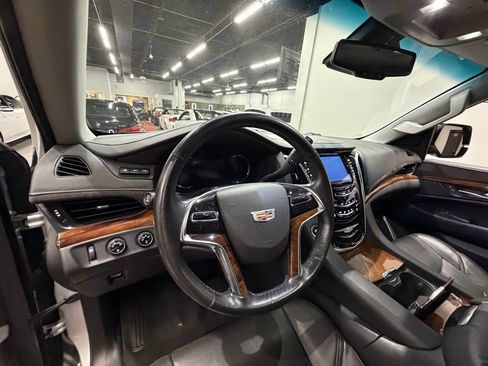 Used 2016 Cadillac Escalade Premium AWD/4WD image 23