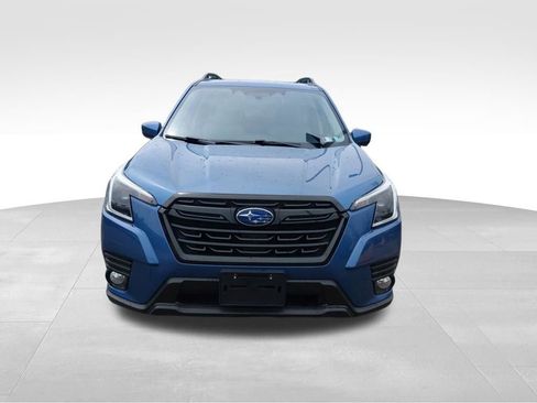Used 2023 Subaru Forester Premium AWD/4WD image 3