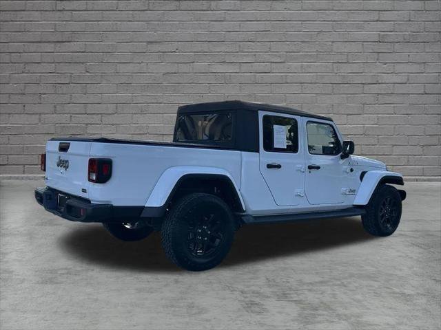 Certified 2023 Jeep Gladiator Overland AWD/4WD image 6