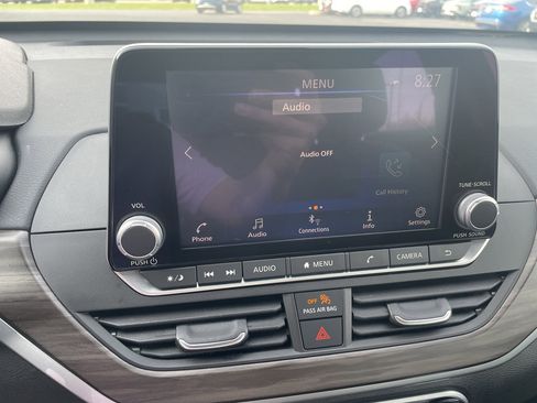 Used 2025 Nissan Altima 2.5 SV image 18