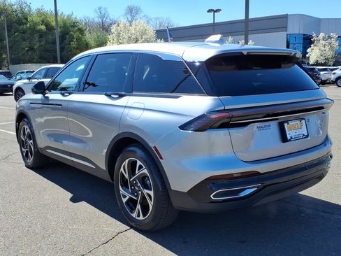 Used 2025 Lincoln Nautilus Premier w/ Equipment Group 102A AWD/4WD image 4