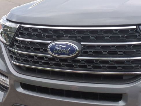 Used 2023 Ford Explorer XLT w/ Equipment Group 202A AWD/4WD image 12