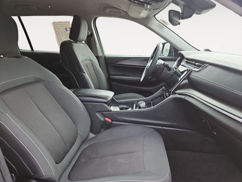 Used 2023 Jeep Grand Cherokee L Laredo RWD image 15