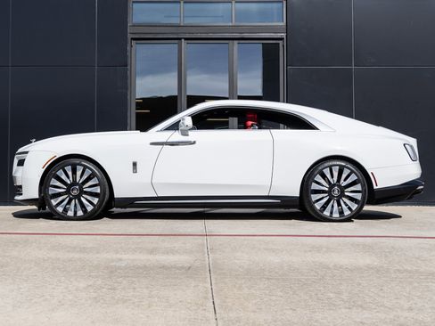 Used 2024 Rolls-Royce Spectre w/ Spectre Launch Package image 3