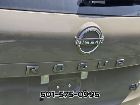 Used 2024 Nissan Rogue SV w/ SV Premium Package FWD image 9