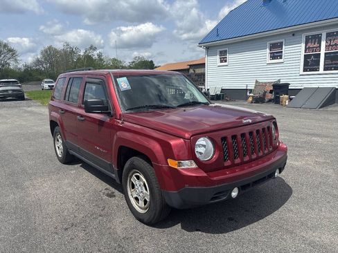 Used 2015 Jeep Patriot Sport FWD image 9