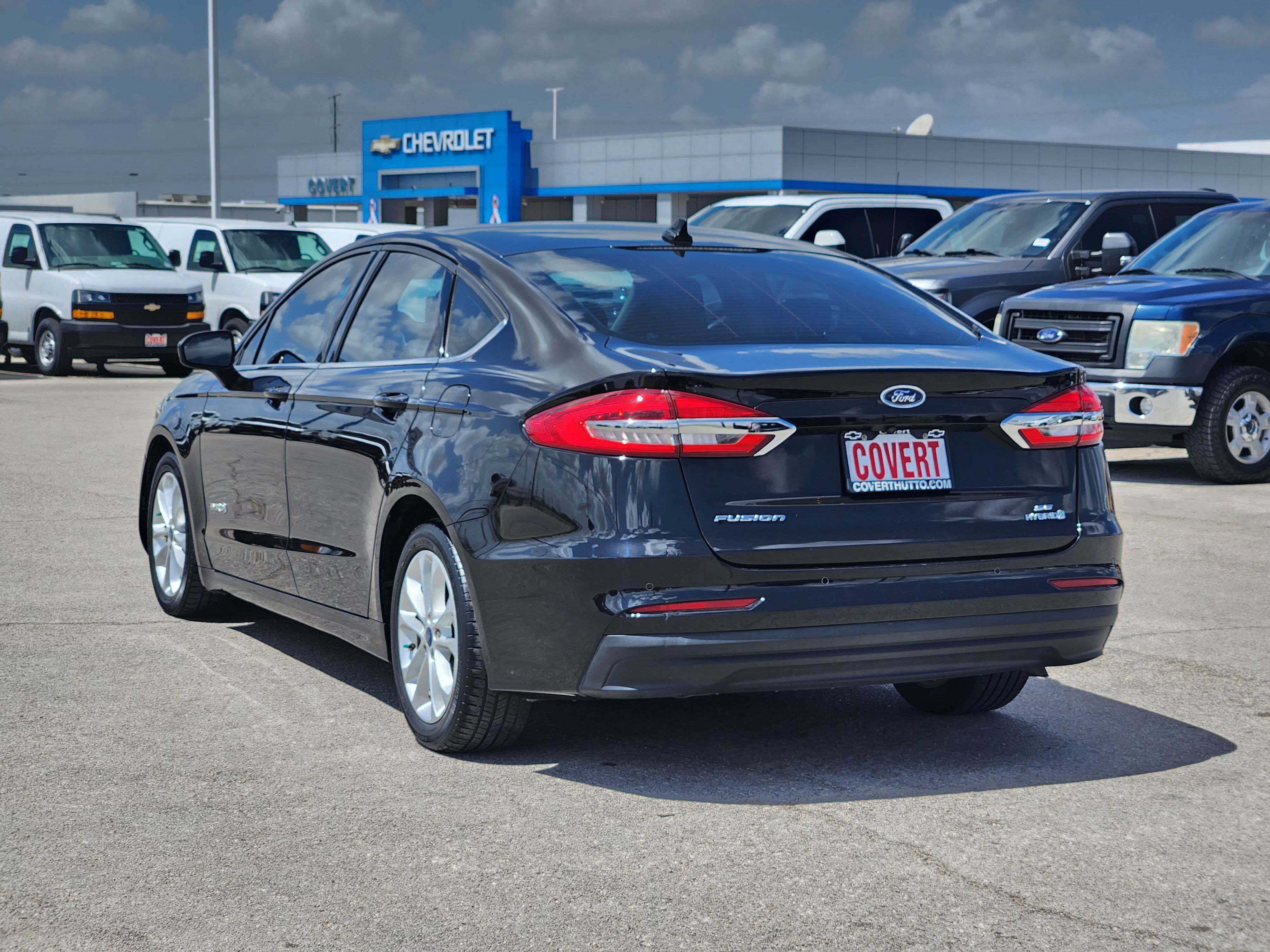 Used 2019 Ford Fusion SE FWD image 5