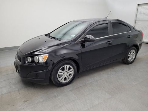 Used 2016 Chevrolet Sonic LT image 2