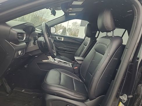 Used 2020 Ford Explorer XLT w/ Equipment Group 202A image 10
