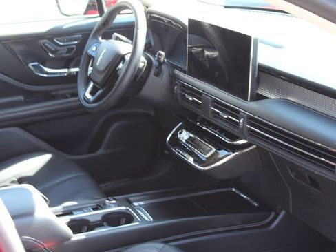 Used 2023 Lincoln Corsair AWD w/ Equipment Group 101A image 17