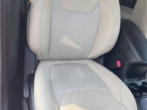 Used 2016 Jeep Cherokee Sport AWD/4WD image 8