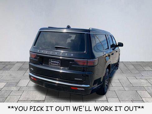 Used 2024 Jeep Wagoneer L Series II w/ Flexible Seating Group AWD/4WD image 7