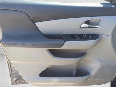 Used 2016 Honda Odyssey LX image 9