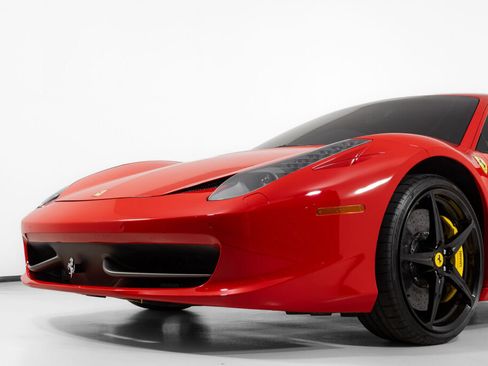 Used 2013 Ferrari 458 Italia Coupe RWD image 12