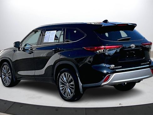 Used 2021 Toyota Highlander Platinum image 6
