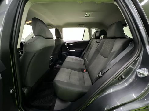 Used 2021 Toyota RAV4 XLE AWD/4WD image 26