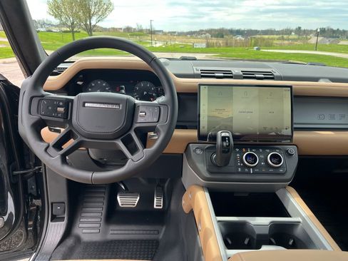 New 2026 Land Rover Defender 110 V8 image 11