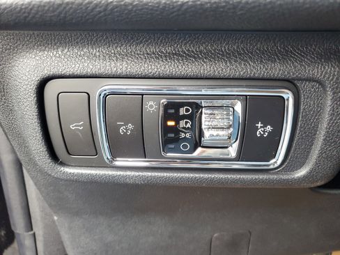 New 2026 Lincoln Corsair Premiere image 14