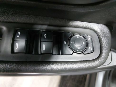 Used 2024 GMC Terrain SLT image 29