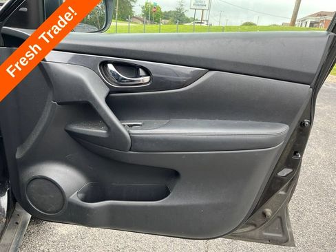 Used 2019 Nissan Rogue SV FWD image 34
