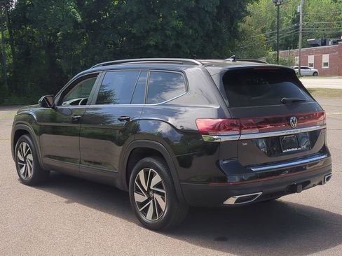 Used 2024 Volkswagen Atlas SE AWD/4WD image 6