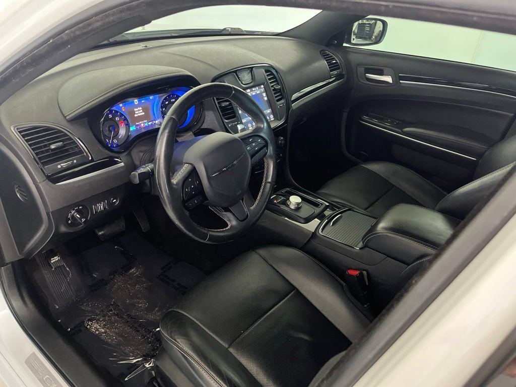 Used 2019 Chrysler 300 S w/ 300S Premium Group 2 RWD image 25