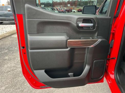 Used 2021 Chevrolet Silverado 1500 LT Trail Boss w/ Convenience Package II image 8