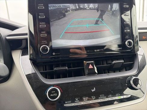 Used 2021 Toyota Corolla LE image 14