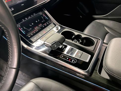 Used 2020 Audi Q8 Premium Plus w/ Premium Plus Package image 18