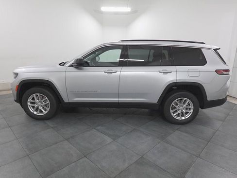 Used 2025 Jeep Grand Cherokee L Laredo w/ Luxury Tech Group I AWD/4WD image 3
