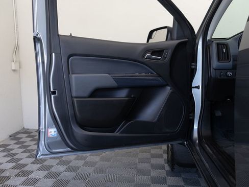 Used 2022 Chevrolet Colorado Z71 AWD/4WD image 16