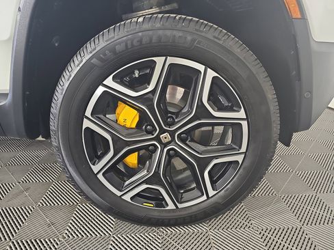 Used 2023 Rivian R1S Adventure image 12