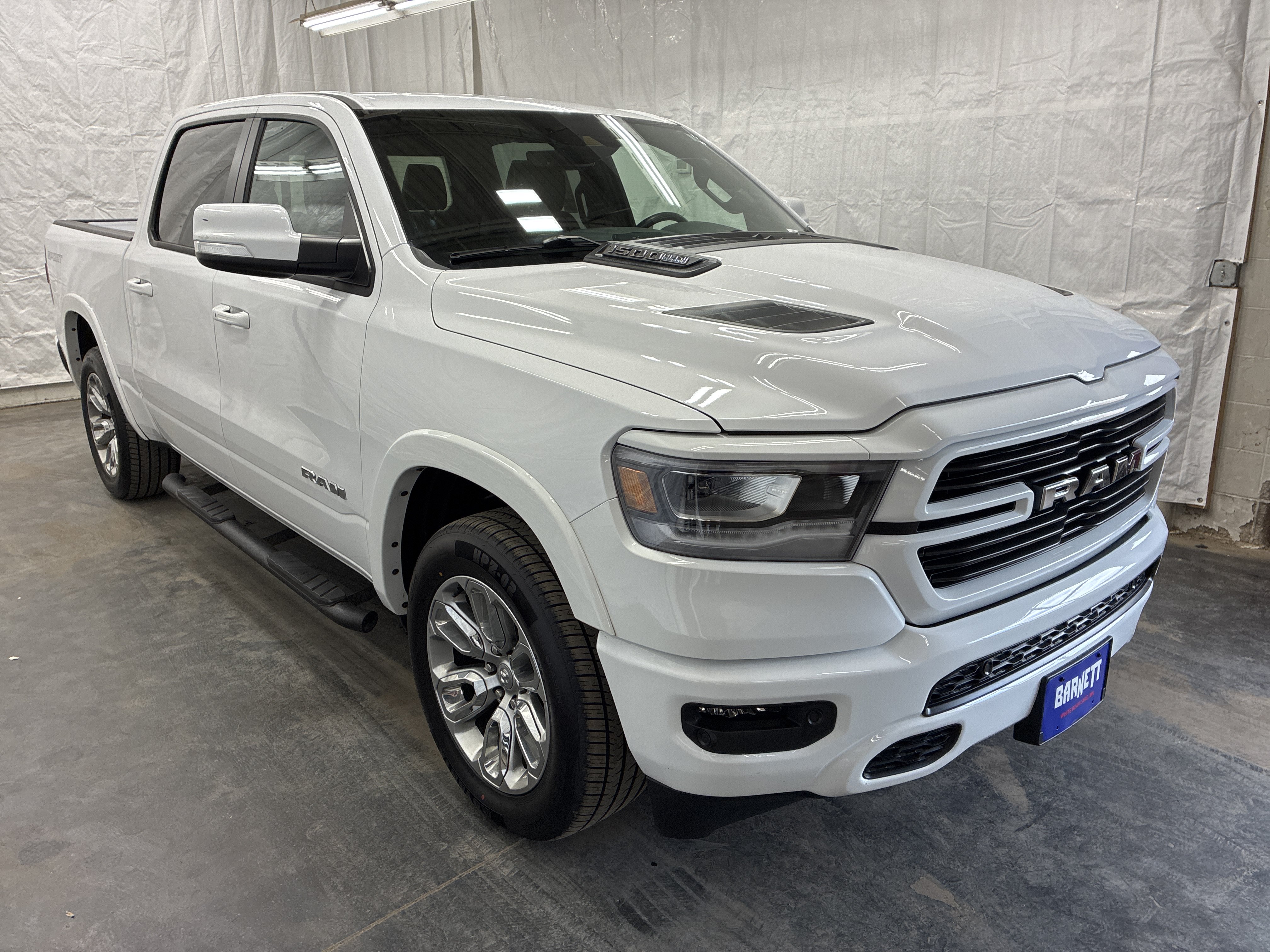 Certified 2022 RAM 1500 Laramie w/ Sport Appearance Package AWD/4WD image 4