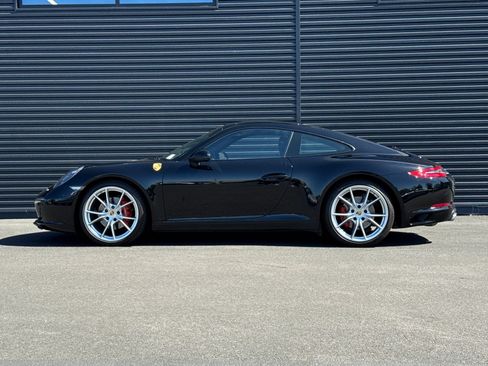 Used 2017 Porsche 911 Carrera RWD image 3