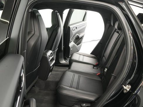 Used 2023 Porsche Cayenne Platinum Edition AWD/4WD image 47