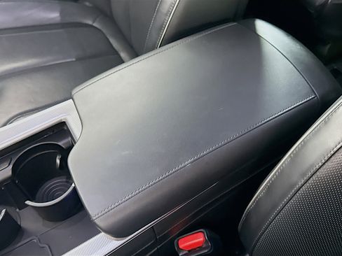 Used 2024 Hyundai Palisade Calligraphy image 18