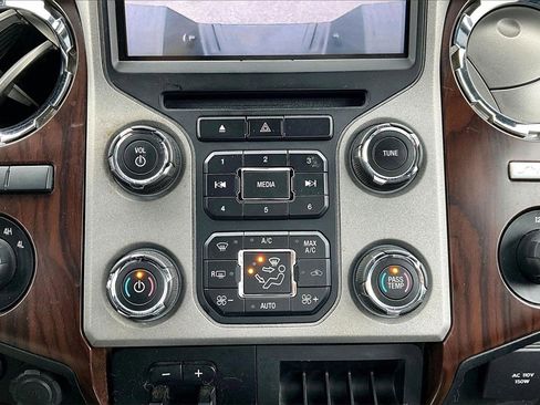 Used 2015 Ford F250 Lariat w/ Chrome Package image 16