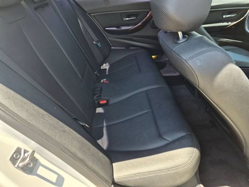 Used 2016 BMW 320i Sedan RWD image 18