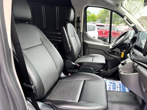 Used 2023 Ford E-Transit Low Roof image 20