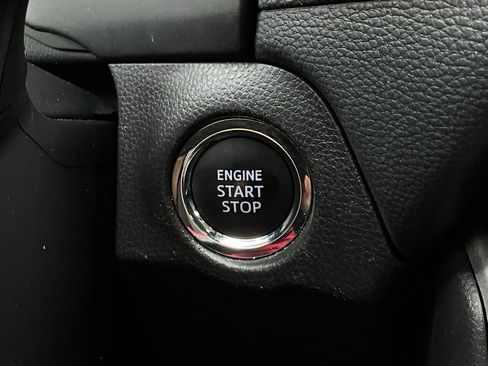 Used 2025 Toyota RAV4 XLE image 29