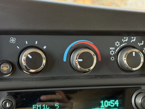 Used 2024 Chevrolet Express 3500 LS image 22