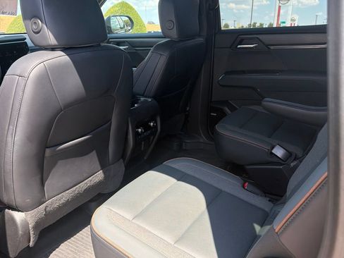 Used 2025 GMC Acadia AT4 w/ Super Cruise Package AWD/4WD image 15