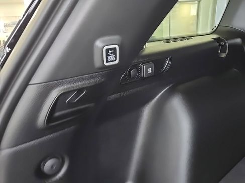Used 2025 Jeep Grand Cherokee Limited w/ Black Appearance Package AWD/4WD image 15