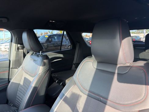Used 2025 Ford Explorer ST-Line image 8